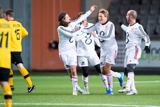 TV-lagets Thomas bodström jublar