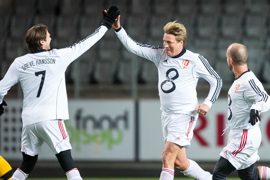 TV-lagets Thomas Bodström och Michael Hansson (rygg mot