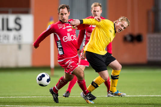 Kamp mellan Elfsborgs Johan Karlsson och Team Klas