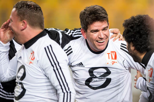 TV-lagets Patrik Ekwall jublar