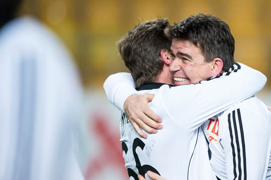 TV-lagets Patrik Ekwall jublar
