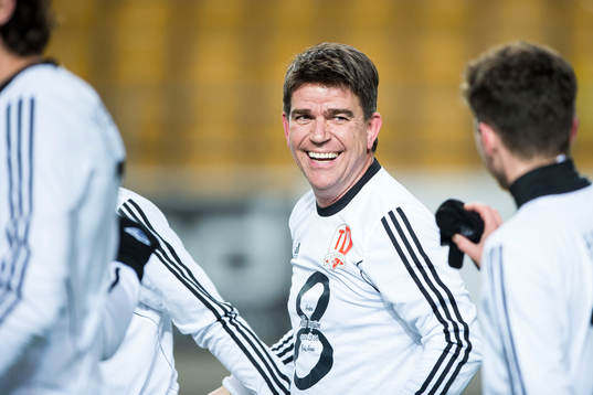 TV-lagets Patrik Ekwall jublar