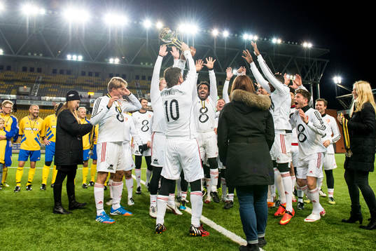 TV-laget jublar