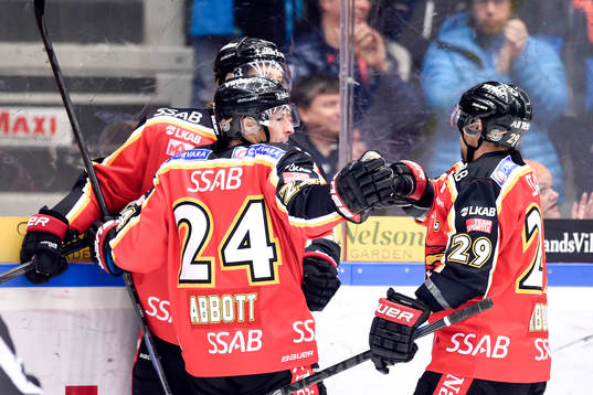 Luleås Cam Abbott jublar