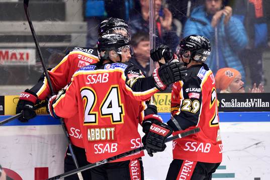Luleås Cam Abbott jublar