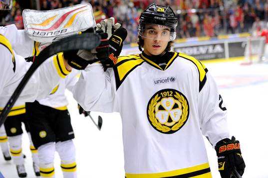 Brynäs Adam Brodecki jublar