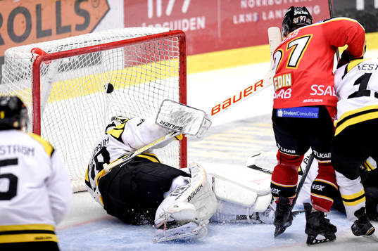 Luleås Per Ledin gör 3-2