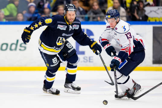 s Jere Karalahti mot Linköpings Jakub Vrana