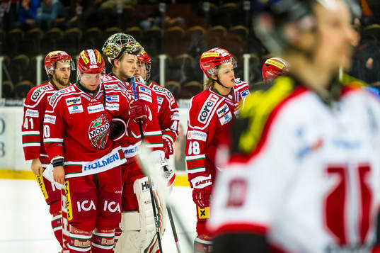 Modos målvakt Linus Ullmark  William Nylander Oscar Hedman