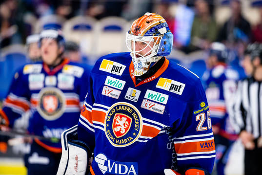 Växjös målvakt Stefan Steen byts in till andra perioden