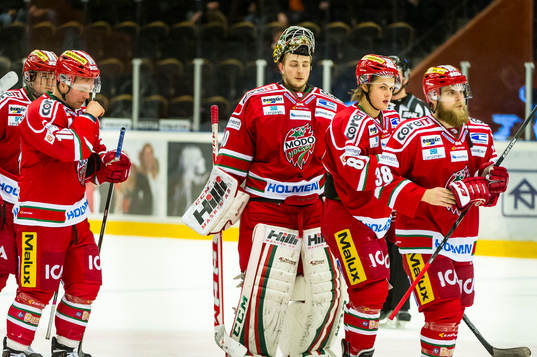 Modos målvakt Linus Ullmark  William Nylander Oscar Hedman