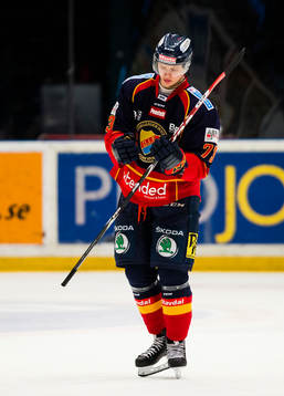 Djurgårdens Adam Ollas Mattsson ser deppig ut