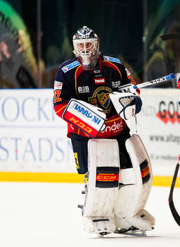 Djurgårdens målvakt Mikael Tellqvist deppar
