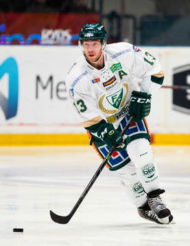 Färjestads Linus Persson med pucken
