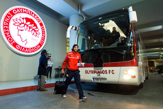 Olympiacos Alejandro Dominguez anländer