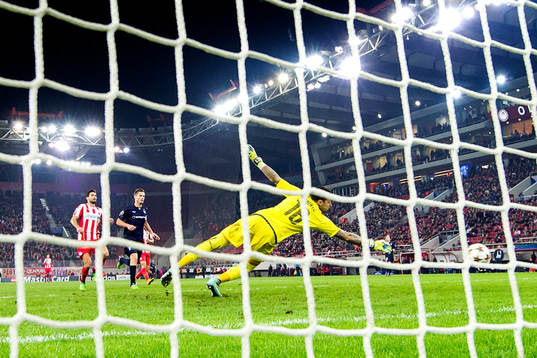 Malmö FFs Markus Rosenberg gör 2-2 bakom Olympiacos