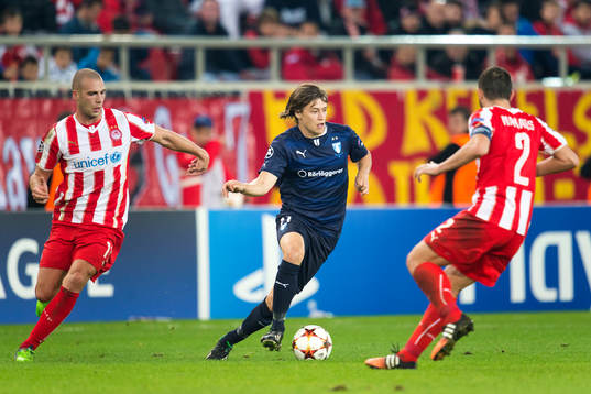 Malmö FFs Simon Thern, Olympiacos Pajtim Kasami och