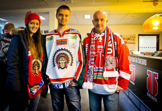 Frölunda och Örebro supportrar i baren innan