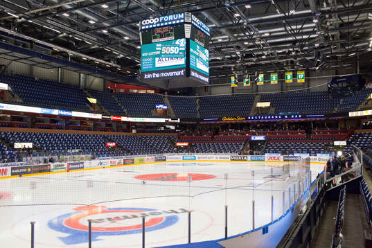Isen i Löfbergs Arena innan ishockeymatchen i SHL mellan