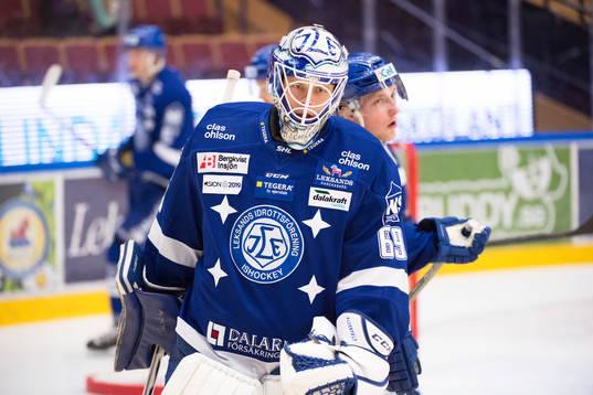 Leksands målvakt Oscar Alsenfelt före ishockeymatchen i