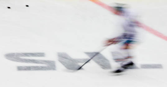 SHL reklam på isen