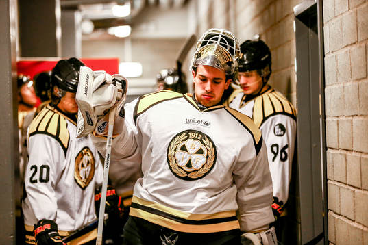 Brynäs målvakt Bernhard Starkbaum