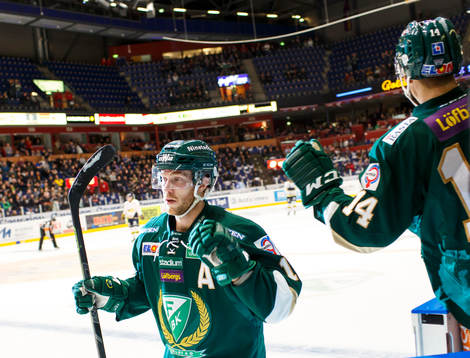 Färjestads Linus Persson firar mål 1-1