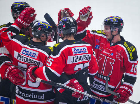 Örebros Bobbo Petersson jublar