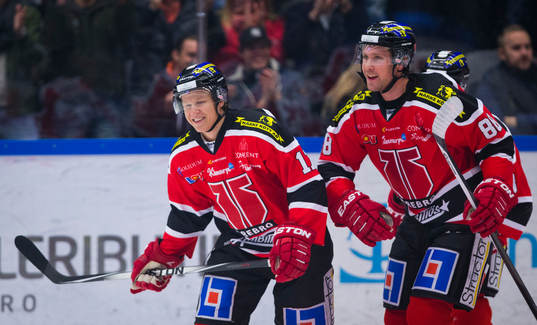 Örebros Daniel Viksten gör 1-0 och jublar