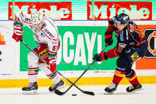 Modos Emil Djuse i kamp om pucken med Djurgårdens Robin