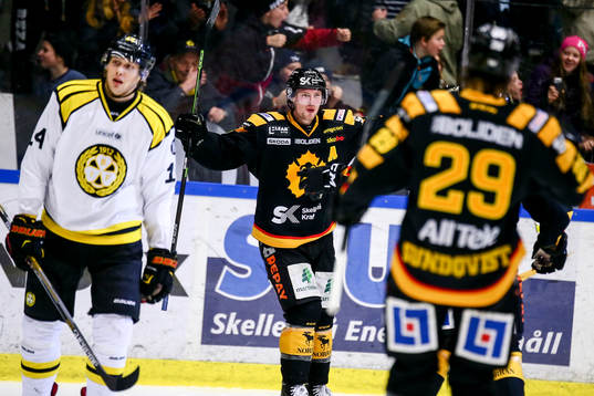 Skellefteås Martin Lundberg jublar