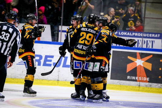 Skellefteås Martin Lundberg jublar