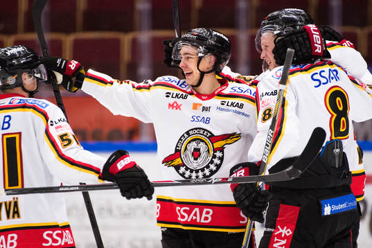 Luleås Johan Forsberg och Per Savilahti-Nagander jublar