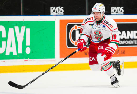 Modos Per-Åge Skröder med pucken