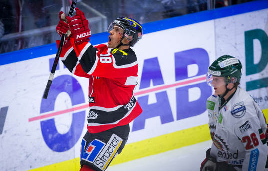 Örebros Jared Aulin jublar