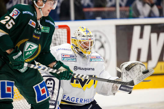 s målvakt Gustaf Wesslau i kassen