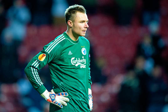 FC Köpenhamns  målvakt Stephan Andersen deppar