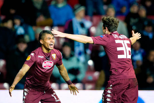 Torinos Josef Martínez och Matteo Darmian jublar