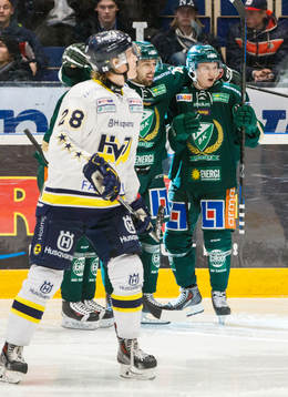 Färjestads Toni Rajala jublar