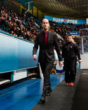 Modos tränare Anders Forsberg lämnar båset