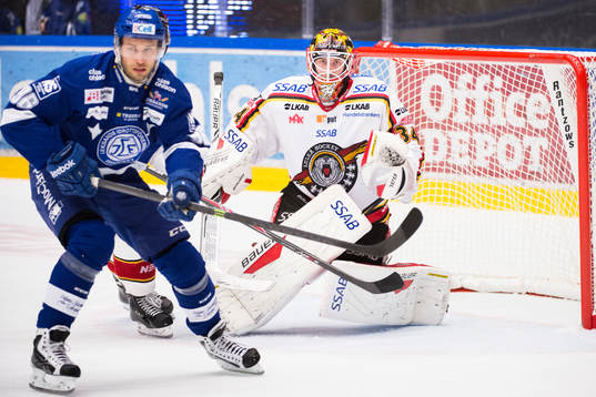 Leksands Fabian Brunnström och Luleås målvakt Joel
