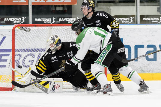 Rögles Christopher Liljewall gör 3-1