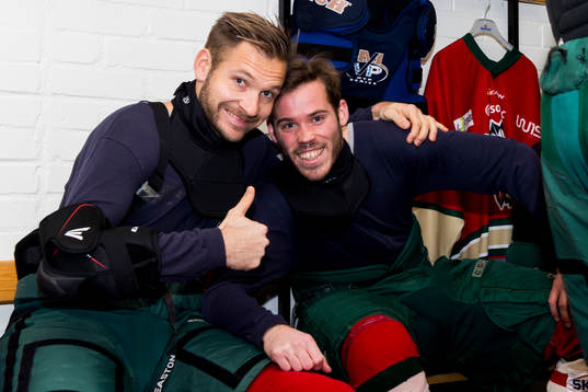 Målvakt John Alvbåge och Emil Salomonsson