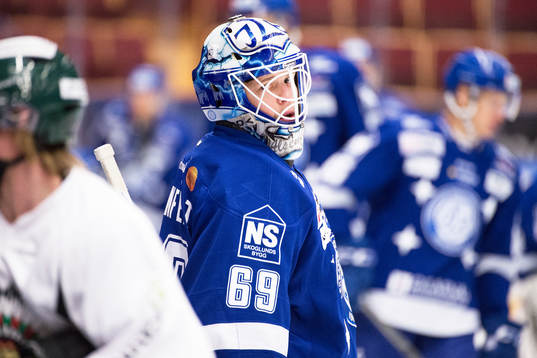 Leksands målvakt Oscar Alsenfelt före ishockeymatchen i