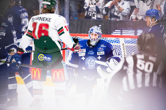 Leksands målvakt Oscar Alsenfelt deppar
