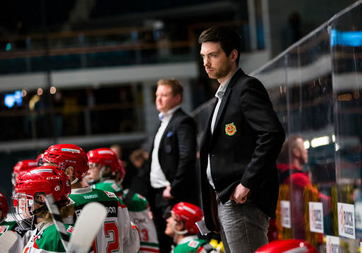 Moras tränare Jeremy Colliton ser fundersam ut