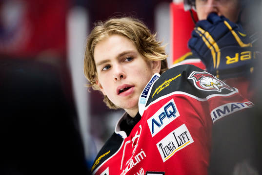 Malmö Redhawks målvakt Andreas Ljunggren på bänken