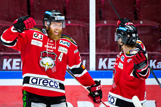 Malmö Redhawks David Liffiton jublar med Mattias Persson
