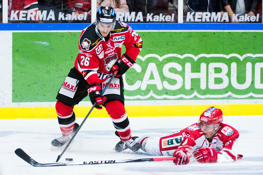 Malmö Redhawks Yanick Lehoux och Timrås Albin Runesson