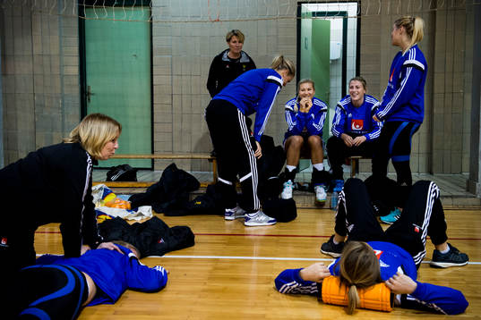Bläddra bland fler bilder av Handboll, Dam, EM, Sverige, Träning